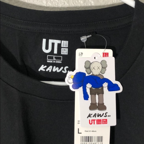 KAWS x Uniqlo Black Pocket T Shirt Large - Picture 3 of 4